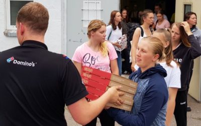Volleyball und Pizza