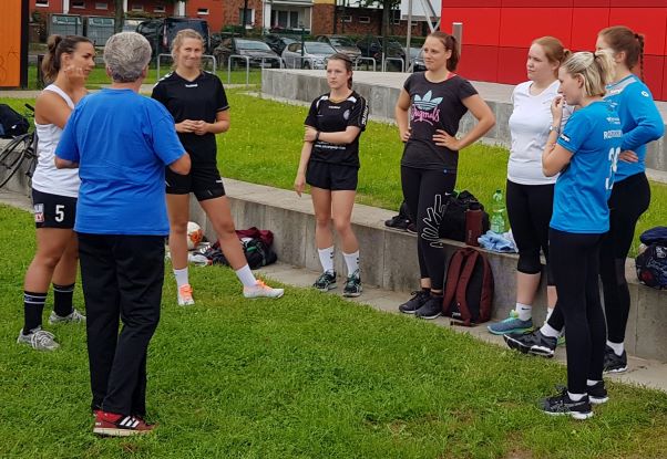 Trainingsauftakt der 2. Frauen