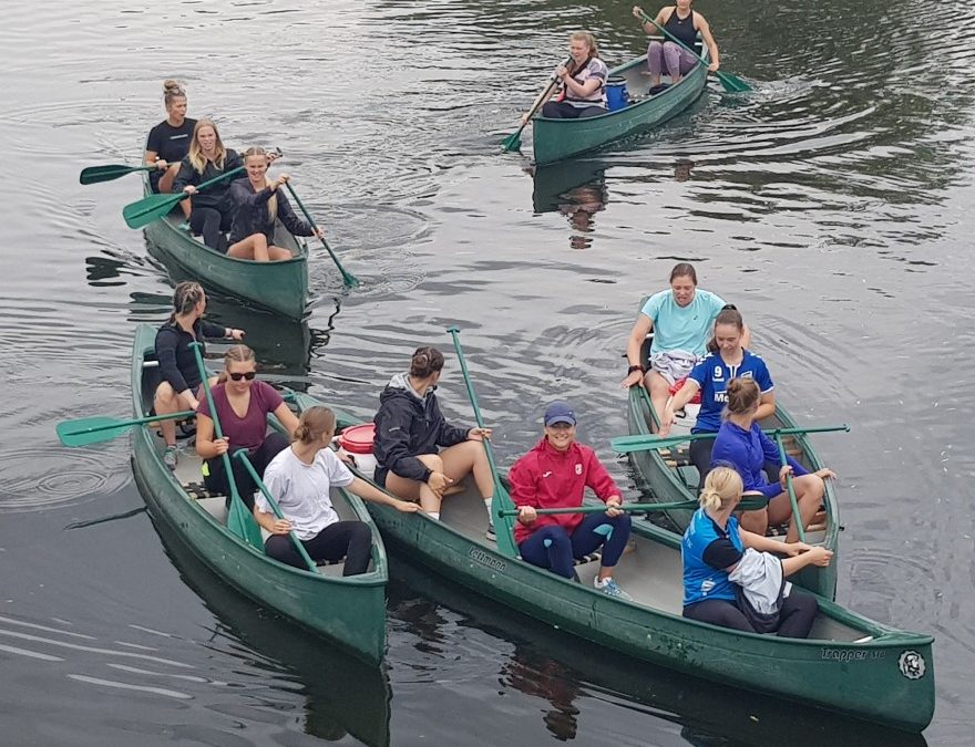 Teambuilding zu Land und zu Wasser